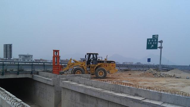 橋頭跳車(chē) 橋頭跳車(chē)