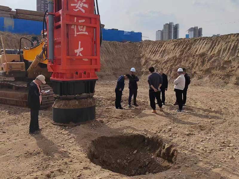 高速液壓夯實(shí)機(jī)HC150助力江蘇南京萬科城樓盤房建地基基礎(chǔ)夯實(shí)處理 高速液壓夯實(shí)機(jī)HC150助力江蘇南京萬科城樓盤房建地基基礎(chǔ)夯實(shí)處理